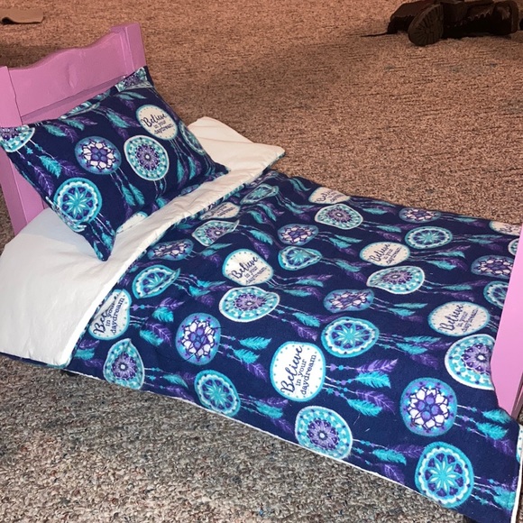 Girls flannel blanket & pillow with matching 18” girl doll blanket & pillow! - Picture 7 of 8